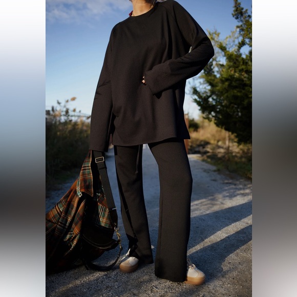 How Do You Wear That Ribbed Set - Picture 1 of 4